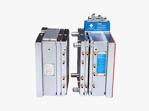 16穴曲面+高光醫(yī)療模具