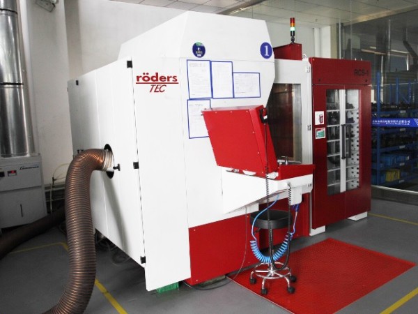 如何選擇適合<i style='color:red'>精密模具制造</i>的加工設(shè)備？ ——致高遠(yuǎn)