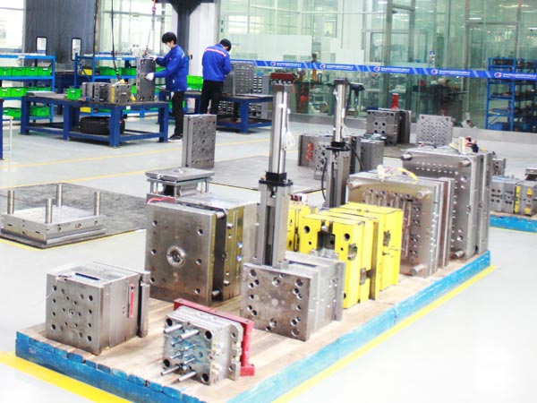 選購精密模具的四大方法！